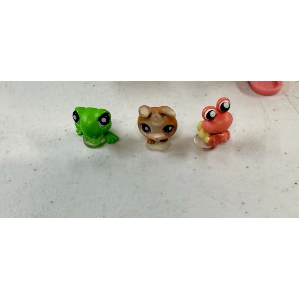 LPS Littlest Pet Shop Teeniest Tiniest Mini Pop-Up Playset 2006 with 3 Reptiles